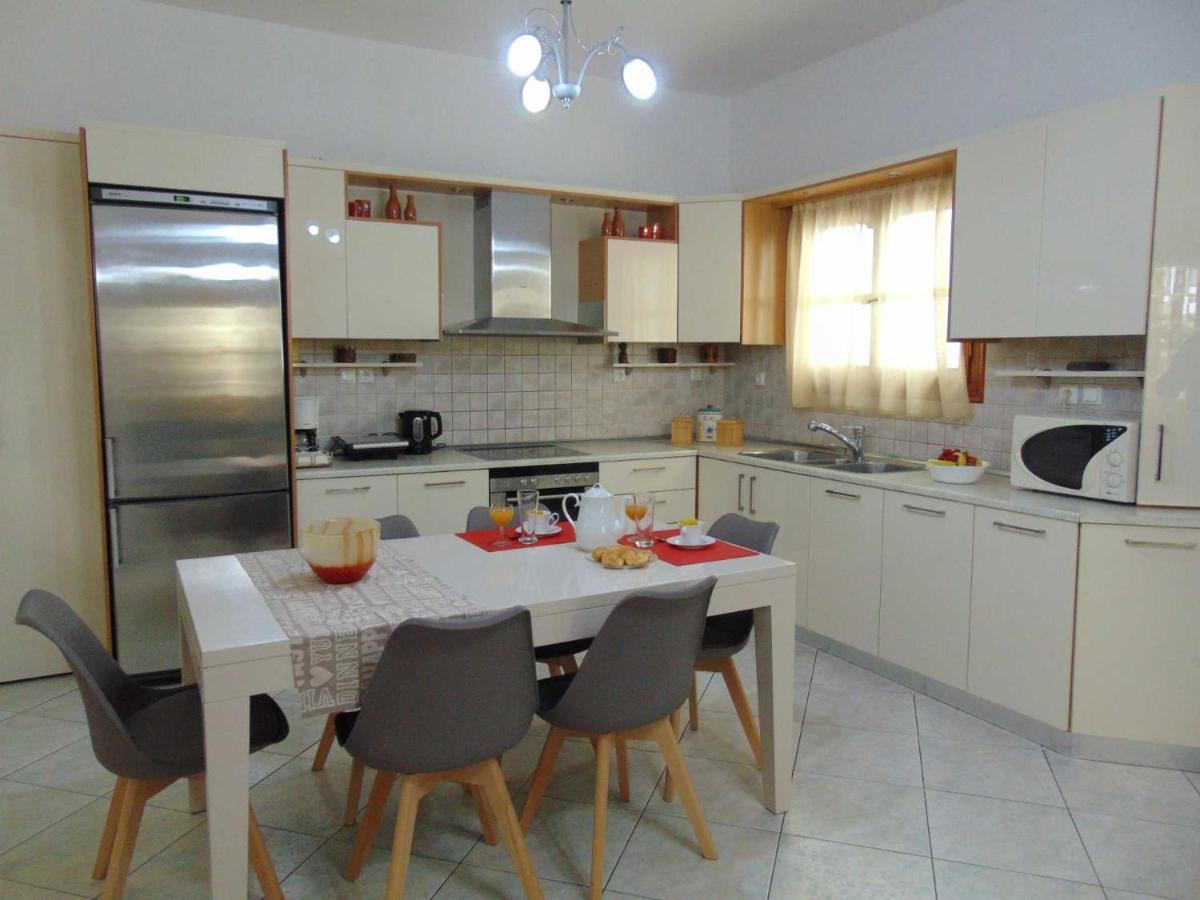 Eleni's Place Apartment *